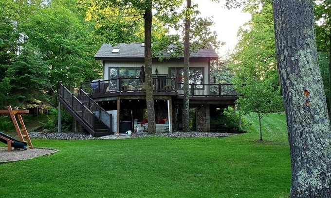 Crosslake Cabin | ~Year Round Lake Cabin w/HOT TUB - On The Whitefish Chain!~