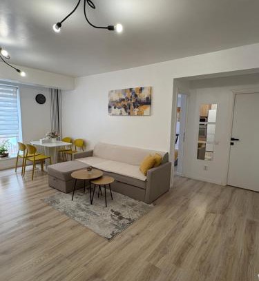 Floresti Apartment | Yellow Apartment