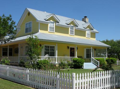 Salado Bed & Breakfast | Yellow House B&B