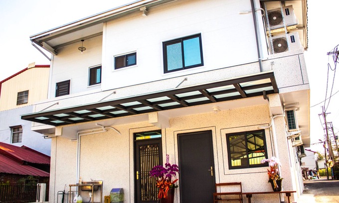 Lugu Bed & Breakfast | Yellow Mountain Homestay
