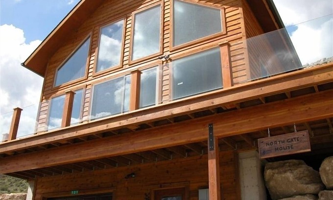 Gardiner House | Yellowstone North Gate House