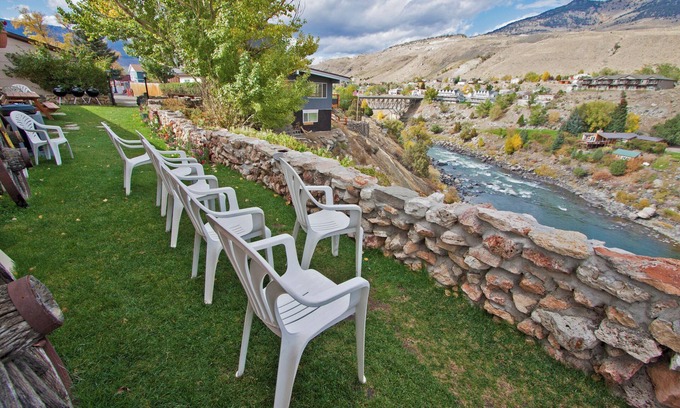 Gardiner Hotel | Yellowstone River Motel