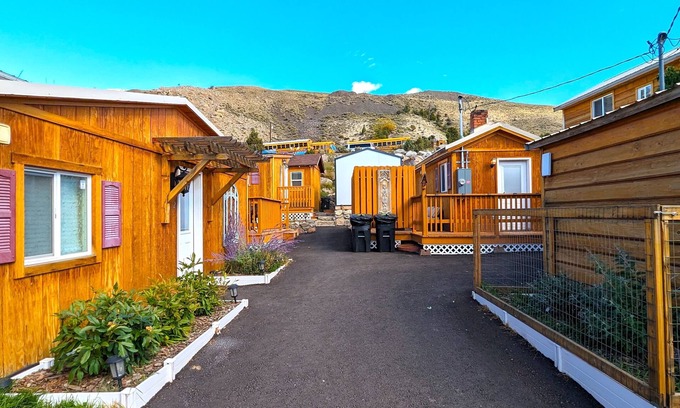 Gardiner House | Yellowstone's Treasure Cabins