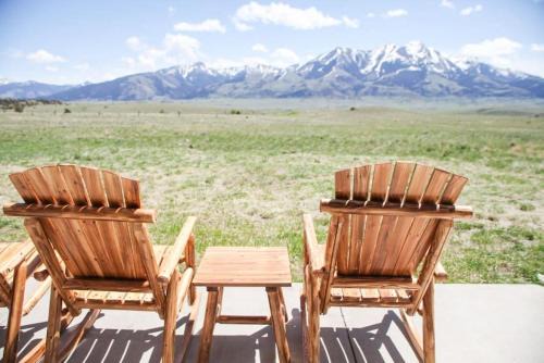 Emigrant House | Yellowstone Trail Lodge