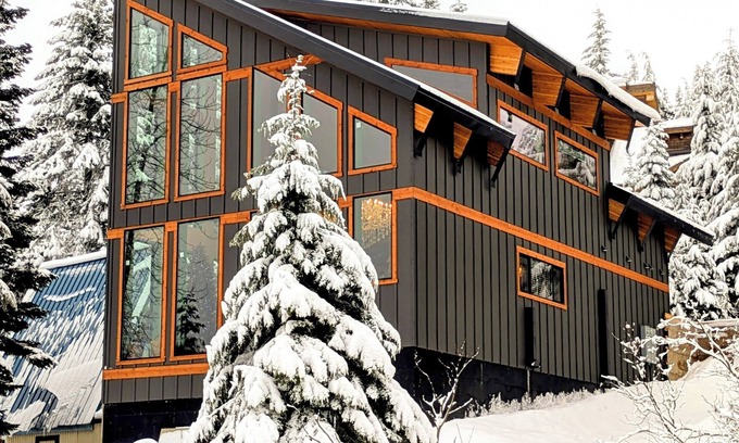 Snoqualmie Pass Ski Chalet | YETI Chalet - Winter & Summer Vacation HOT TUB