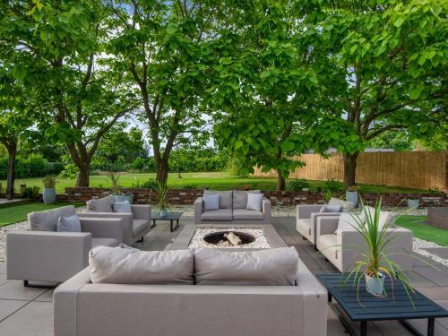 Charing House | Yew Tree Farm