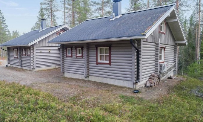 Akaslompolo House | Ylläksen Tunturihonkamaja A 1 by Interhome