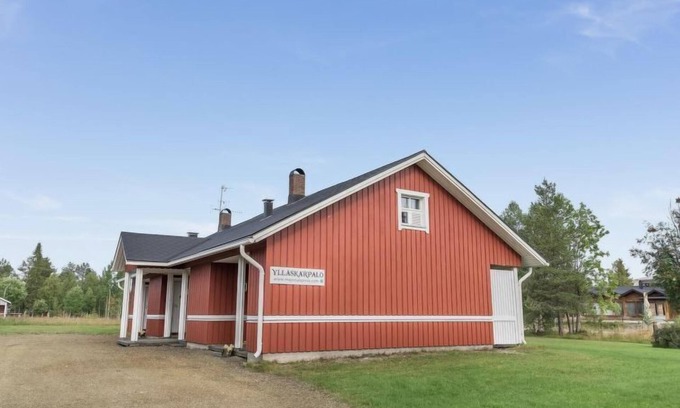Akaslompolo House | Ylläskarpalo 1 Päätyhuoneisto by Interhome