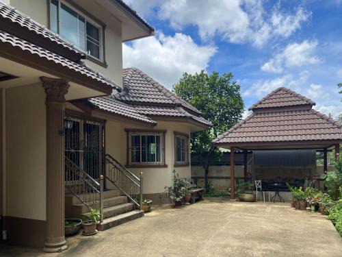 Wat Ket Bed & Breakfast | Yoga Bed and Breakfast