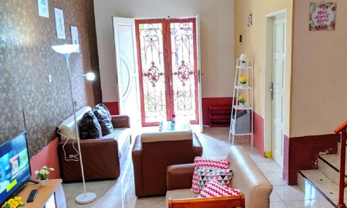 Medan House | Yoga Homestay At Taman Anggrek