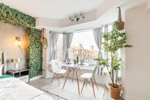 Bloor-Yorkville Apartment | Yorkville Plaza Express Stay