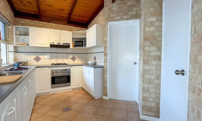 Esperance Apartment | Yot Spot Apartments