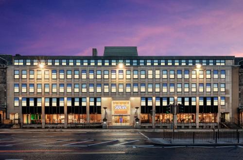 New Town Hotel | YOTEL Edinburgh