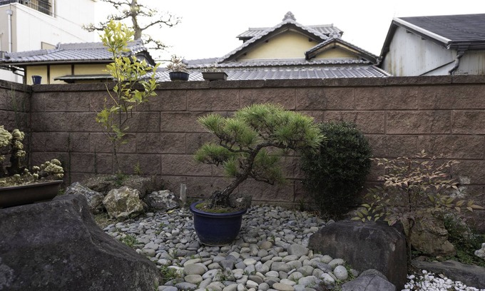 Izumisano House | You can stay in an old Japanese house. Tatami mats, shoji screens, sliding doors, and ranma (transoms) of traditional culture are also available for a calm and relaxing stay.