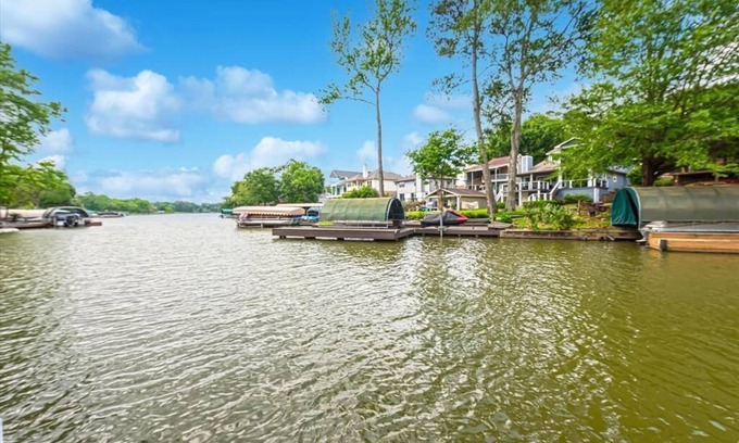 Seven Coves House | You deserve a weekend at the LAKE!