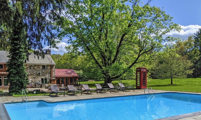 Cornwall Bridge House | You do not have to leave this informal and homely connection