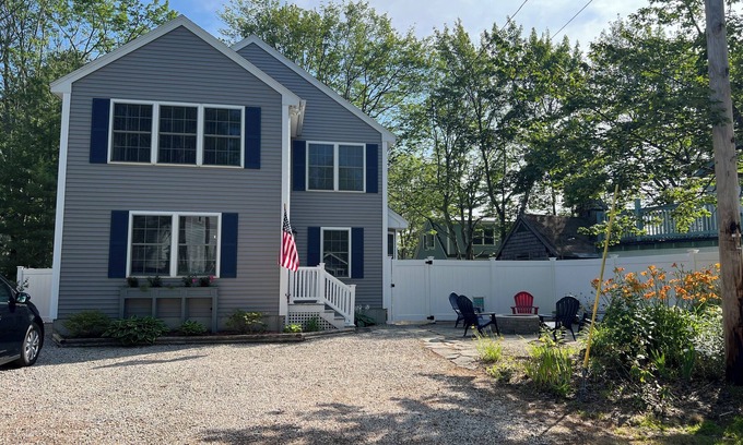 Ocean Park Cottage | You'll be just a few steps from the beach