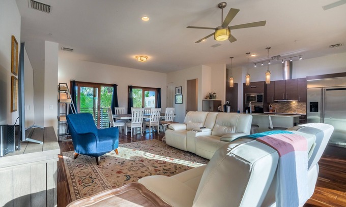Winter Park Apartment | You're Pampered Here - Just 3 Blocks From Park Avenue!