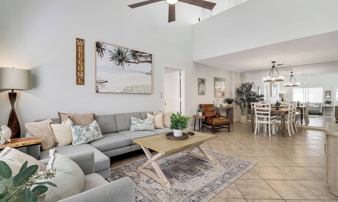 Bella Vista Condo | You will love it here! - large 2 story Condo, 3 min walk from beach