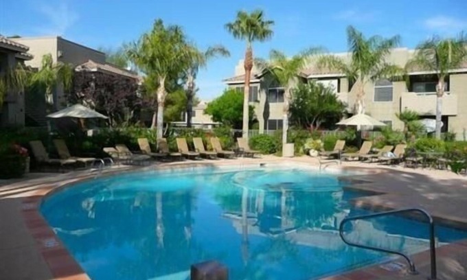 Central Scottsdale Condo | You will love this 1 bedroom condo! Resort like setting close to everything