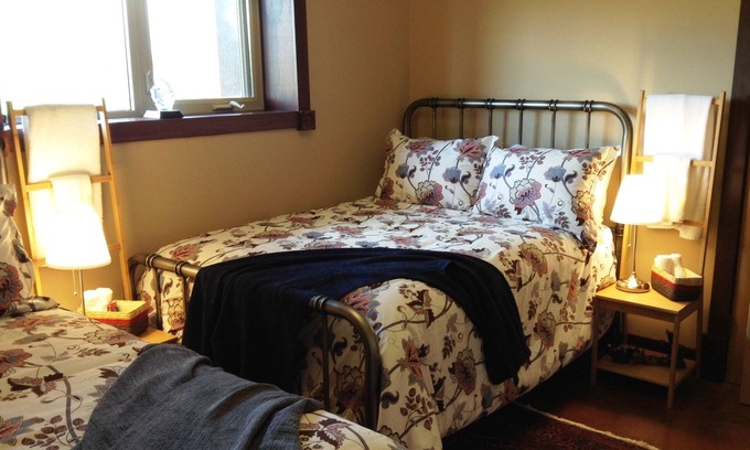 Aetna Bed & Breakfast | Your adventure Bed and Breakfast...