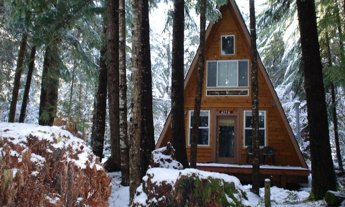 Enumclaw Cabin | Your Base Camp for a trip to Crystal Mountain or Mount Rainier = Winter & Summer