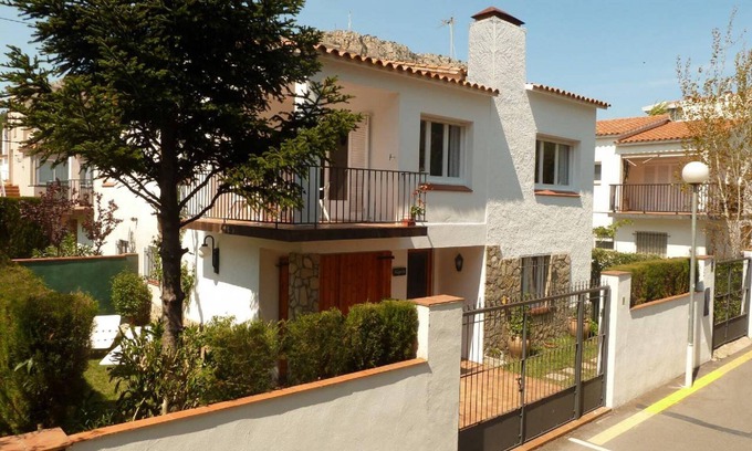 L'Estartit House | Your best option near the beach -Parking, AC, Wifi