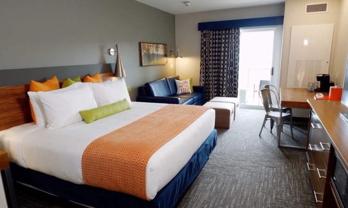 Circleville Resort | Your Catskills Waterpark Hideaway! 3 Big Rooms w/Balconies & Waterpark Access!