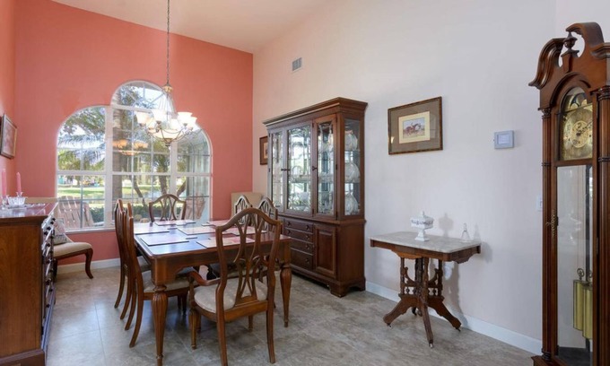 Merritt Island House | your dream house with swimming pool and friendly environment.