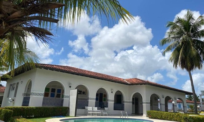 Salinopolis Villa | Your family vacation paradise with pool, palm trees and garden