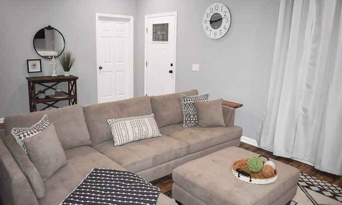 Murfreesboro House | Your home away from Home. 4 blocks from downtown, 2 miles from MTSU