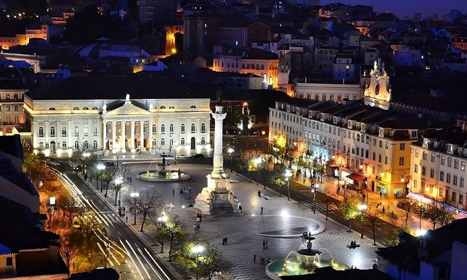 Sao Sebastiao da Pedreira Apartment | Your Home Away From Home! Fully- equipped Kitchen, City View, Central Location!