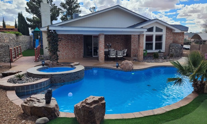 El Paso House | Your "Home away from Home", Modern Oasis In The Desert".