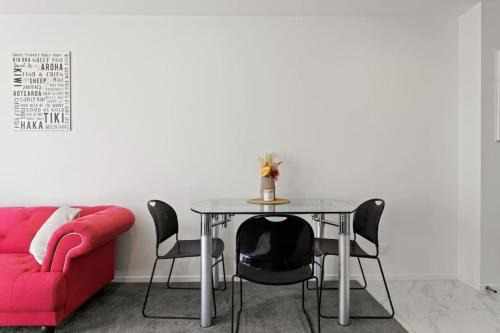 Te Atatu Peninsula House | Your Home Away From Home