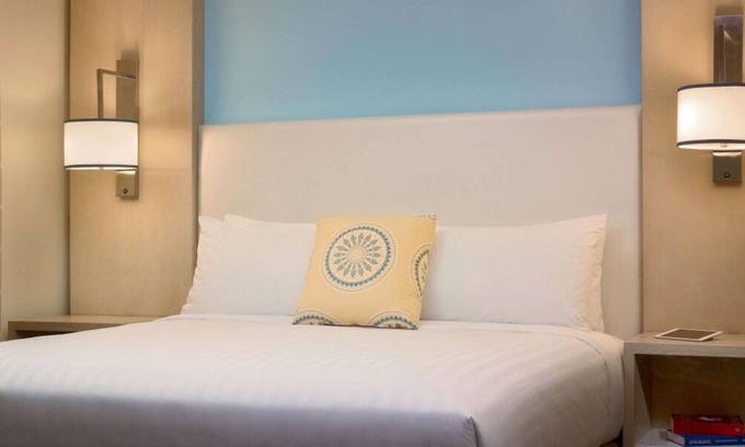 Dublin House | Your Home Away From Home! 3 Pet-friendly Units, Kitchenette, Free Parking, Pool
