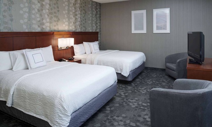Brookfield Hotel | Your Home Away From Home! Indoor Swimming Pool, Pet-friendly Property!