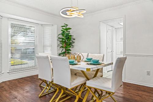Grand Prairie House | Your Home Away from Home