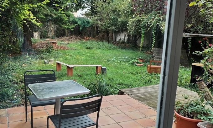 Romainville Apartment | YOUR HOME WITH GARDEN AT THE GATEWAY TO PARIS BY METRO
