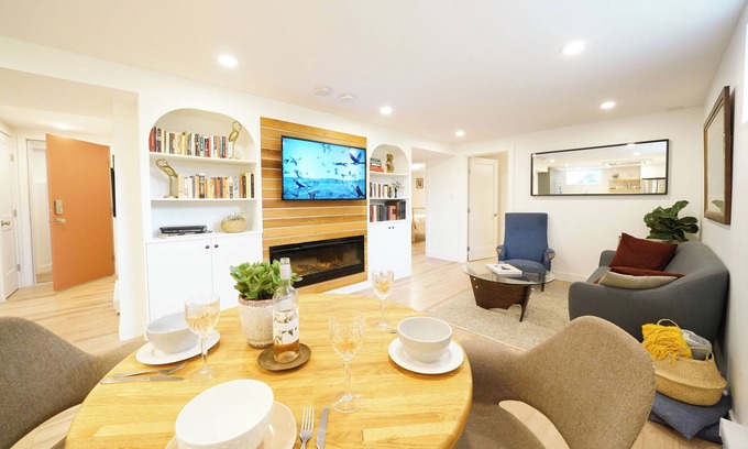 Burnaby House | Your modern Northwest hideaway w/cozy fireplace and spa-like bath