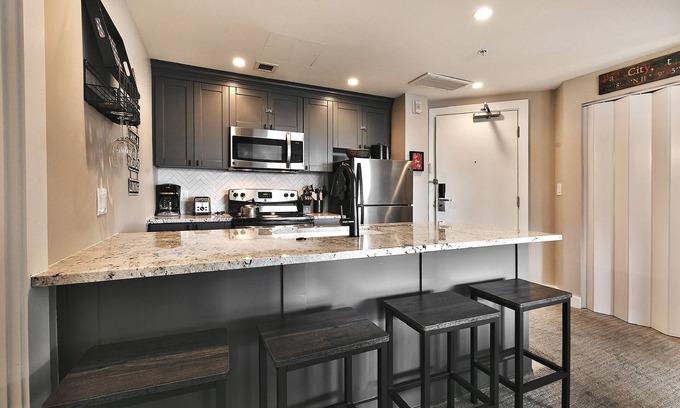 Park City Condo | Your own balcony, full kitchen in Canyons Village by RedAwning - Save 20% on 7+ Nights!