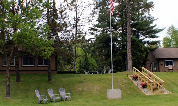 Side Lake Resort | Your own private resort on the fabulous Sturgeon River Chain of Lakes!
