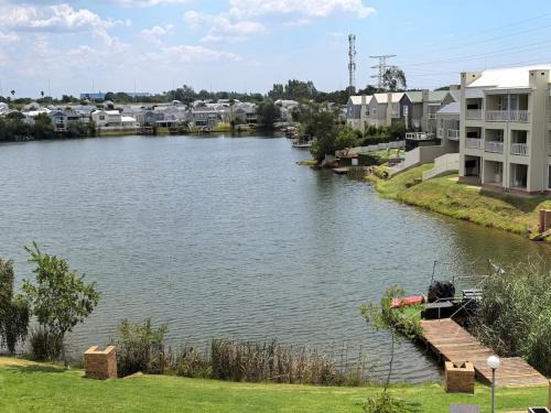 Centurion Apartment | Your Perfect Escape with Breathtaking Lake Views