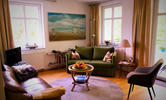 Alt Gaarz Apartment | "Your place by the sea" - comfortable vacation apartment close to the beach in a prime location with sauna.