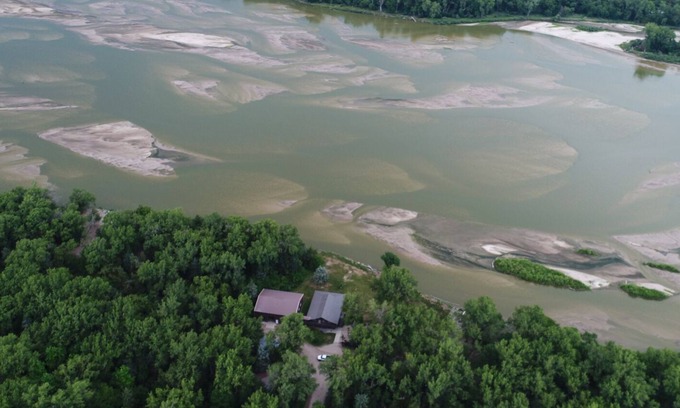 Butler County Cabin | Your Platte River Lost Island Lodge. Privacy, seclusion, captivating views...