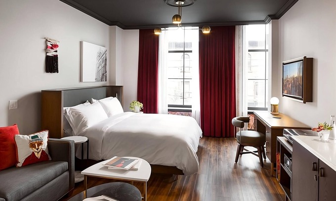 Riverside Hotel | Your Relaxing Getaway Awaits! 3 Comfortable Units, Near Toronto Eaton Centre