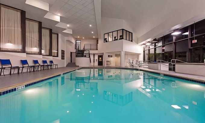 Irvine Business Complex Hotel | Your Relaxing Getaway Awaits! Short Drive to Balboa Beach, Airport Shuttle
