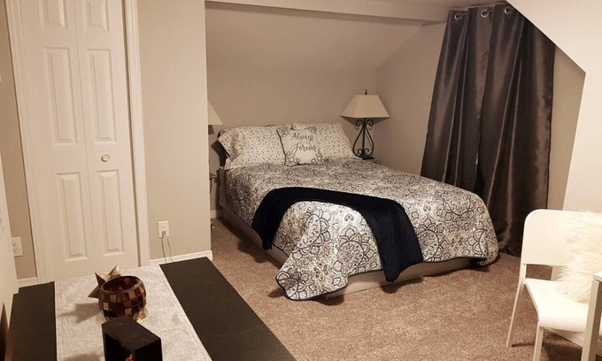 Sarnia House | Your Sarnia "City Cottage" is waiting for you!