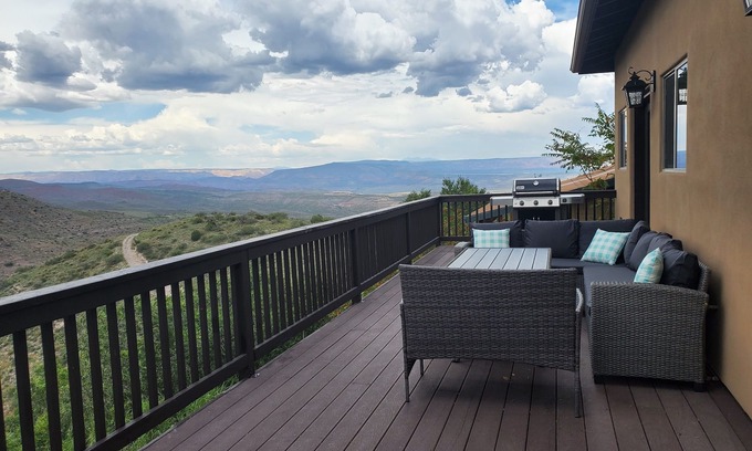 Jerome House | Your Ultimate Historic Mountainside Retreat in Jerome!