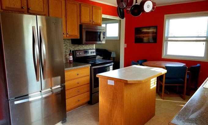 St Ignace House | Your vacation starts here! Fully Furnished 3 bedroom home! Close to Ferry's!