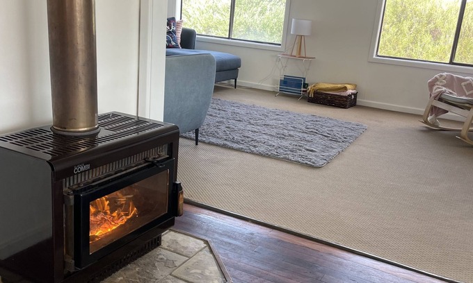 Guilderton House | Your winter escape! Wood Fire, Fast Internet, Netflix, Beach. Hitting the spot!